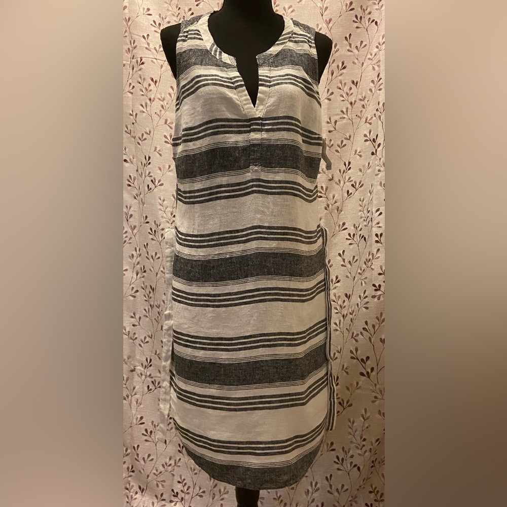 Old Navy - Women’s Striped and Sleeveless Dress with Tie (NWT)